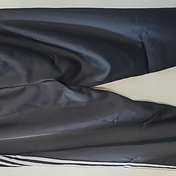 ●●ADIDAS WIDE LEG TRACK PANTS●● - Picture 4 of 10